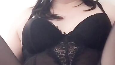 Nicki-Crossdress in sexy black Lingerie & Stockings CloseUp stroking big Cock