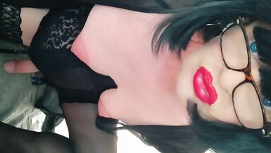 Trans Emma playing solo - 1 image