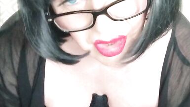 Trans Emma playing solo - 7 image