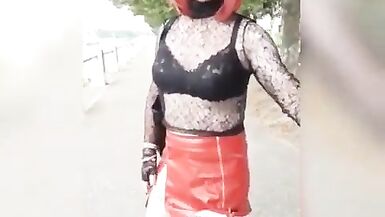 redhead sissy walks on the quays of the Seine and shows off her clit on a bench - 4 image