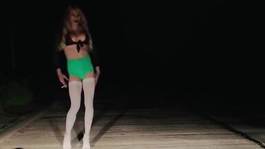 Sunnybunny flashing skinny body outdoor - 6 image