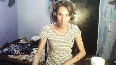 while I remove my makeup I masturbate - 2 image