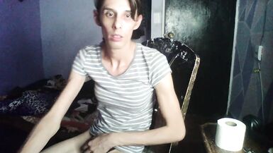 while I remove my makeup I masturbate - 6 image