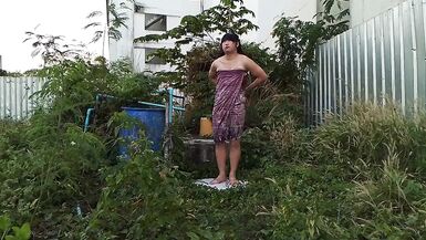 FN037 I shower flirt with men I enjoy sex - 4 image