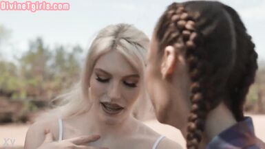 Transgender beauty fucks MILF female in wet pussy hole - 10 image