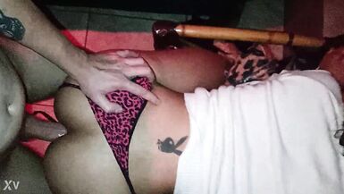 Novinha trans de quatro - 3 image