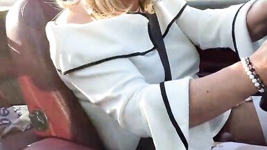 Amateur crossdresser Kellycd2022 sexy milf enjoying an afternoon drive in stockings and heels masturbating and cumshot - 8 image
