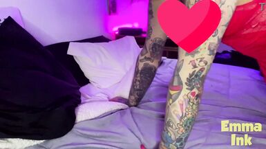 Ts sissy rebola e geme feito uma vadia no pinto duro do BBC - 9 image