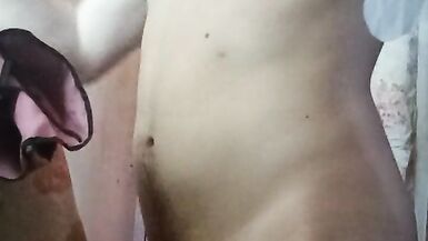 Magpasikat gyud siya