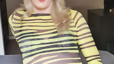 Manchester TS, Sasha Paige jerks her tranny cock - 6 image