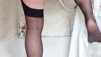 Shower in the lingerie - 2 image