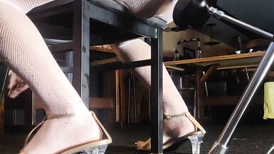 Joslynn Takes Solo Anal On Chair - 6 image