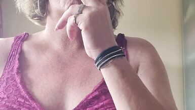 Smoking two cigarettes at once - 3 image