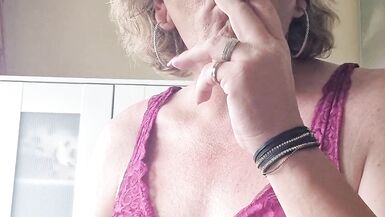 Smoking two cigarettes at once - 4 image