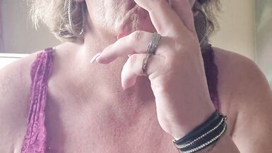 Smoking two cigarettes at once - 7 image