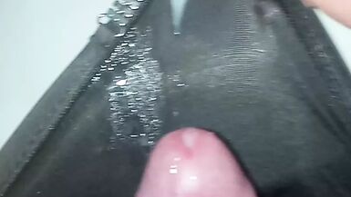 Wife panties cumshots - 1 image
