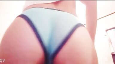 Culo de sissy parado - 2 image