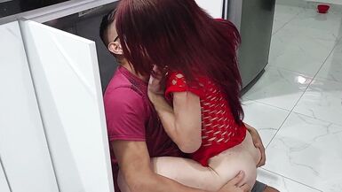 I get horny with the guy who fixes my plumbing. I end up fucking her ass - 3 image