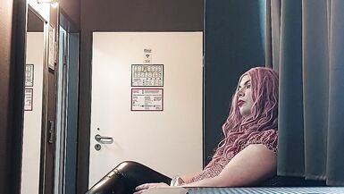 Crossdresser juvia jolie waiting for her daddy in a hotel - 8 image