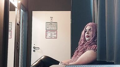 Crossdresser juvia jolie waiting for her daddy in a hotel - 9 image