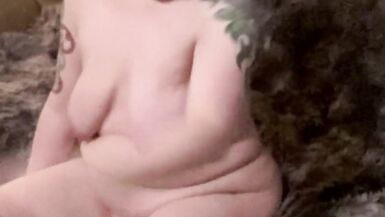 Masochistic tranny whips himself with flogger - 14 image