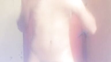 Suboan mo muna ang Reyna ng titi