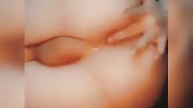 Ruivinha mostrando o cuzinho - 3 image