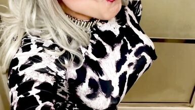 Marilyn Lipstick Smoking Fetish Tease - 7 image