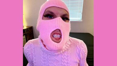 Aggressive Pink! In The Bedroom With Syn Thetic - 1 image