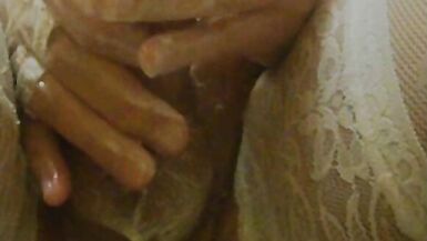 wet and slippery game - 11 image