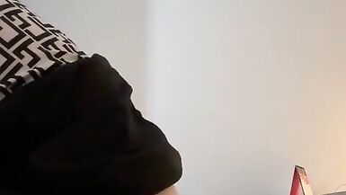 Hijabi trans in skirt rides a dildo - 8 image