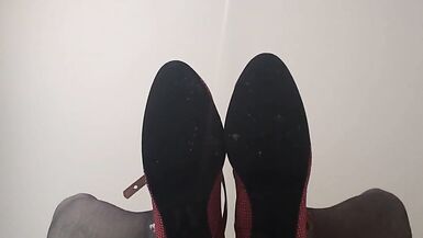 Pussy-plugged trans college girl precums from clit - 15 image