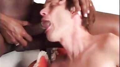 Chocolate horny tranny with long dong spooning white ass with pleasure - 5 image