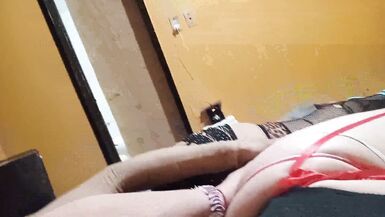 Laurita me da rico por detras - 3 image