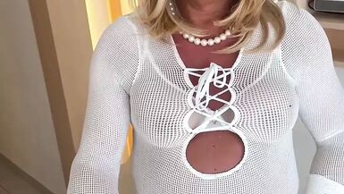 Amateur Crossdresser Kellycd2022 Sexy MILF on Holiday in White Seamless Pantyhose - 1 image