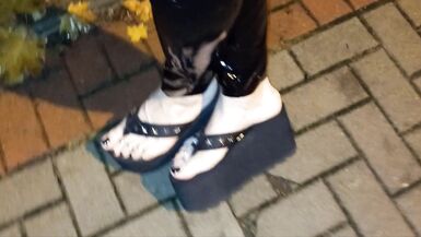 high platform thongs - 3 image