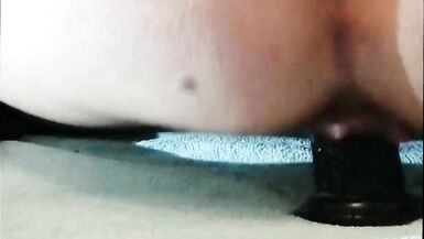 the expansion of the ass thanks to a big Dilto! - 3 image