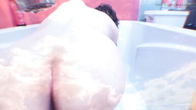Butt Girl Takes A Bath - 7 image