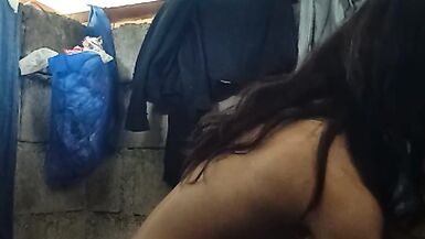 Unya pa kantot ang Reyna sa kanyang amigo didto sa layo - 2 image