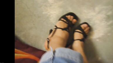 inicios de ponerse tacones negros thalialove - 3 image