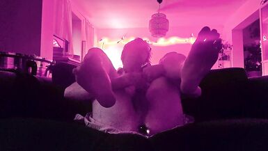 fem plays with her hole after party - 13 image