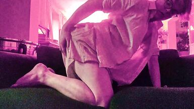 fem plays with her hole after party - 3 image