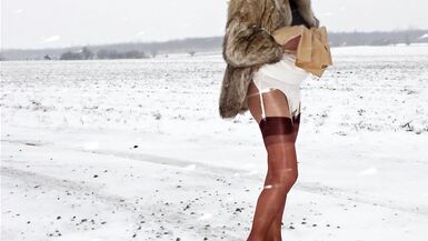 Very Ladylike (only pretending!) - cumshot in the bathtub - 6 image