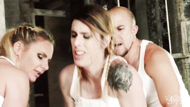 TRANS ANGELS - Jessy Dubai Needs A Double T-Girl 4some With Casey Kisses In The Dessert To Cool Off - 11 image