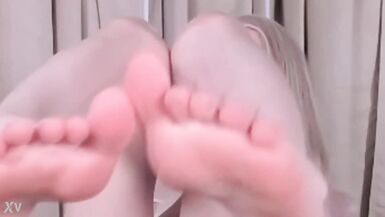 Sweet Eaton Flaunting Her Ass Through Her Sexy Skirt - 6 image