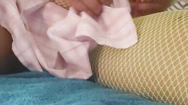 Milah CrossXx show a porn movie and had a sissygasm - 5 image