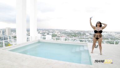 Jonelle Brooks Fucks Angelina Castro - 2 image