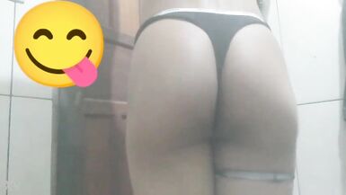 Kailane cdzinha rebolando de fio dental socada com persex na perna