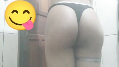 Kailane cdzinha rebolando de fio dental socada com persex na perna