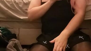 Aimee teases, sucks and faps - 1 image